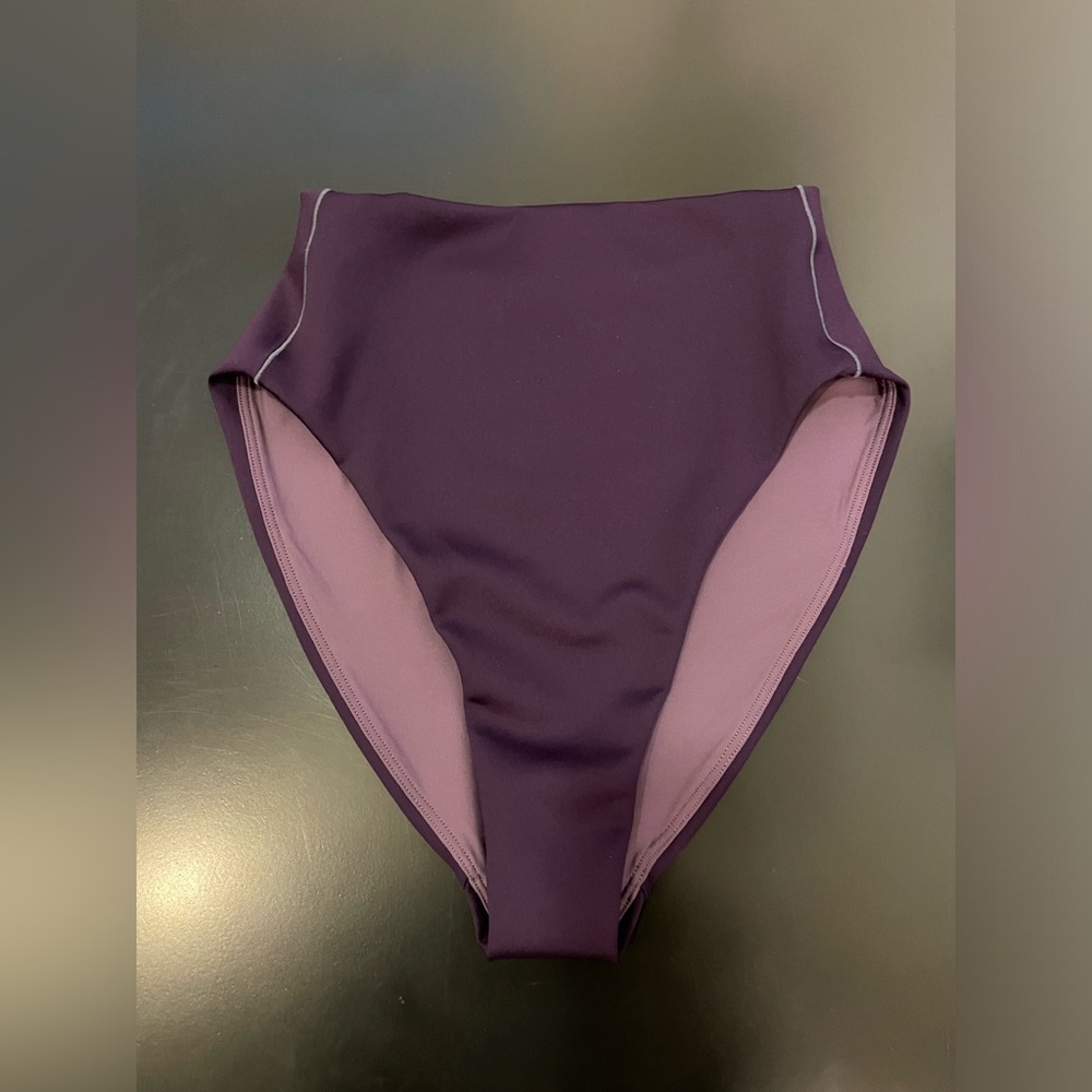 Left On Friday Hi Hi Bottom Legend (Purple)